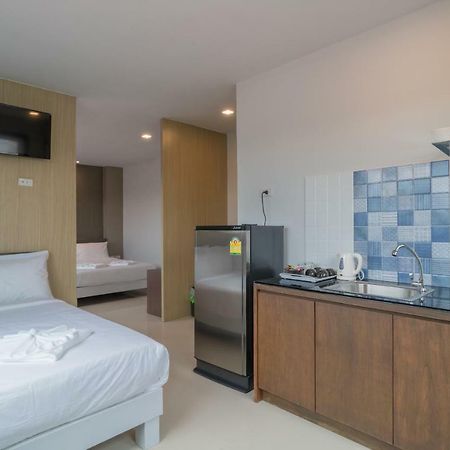 Baan Thai Beach Side Residence Patong Exteriör bild