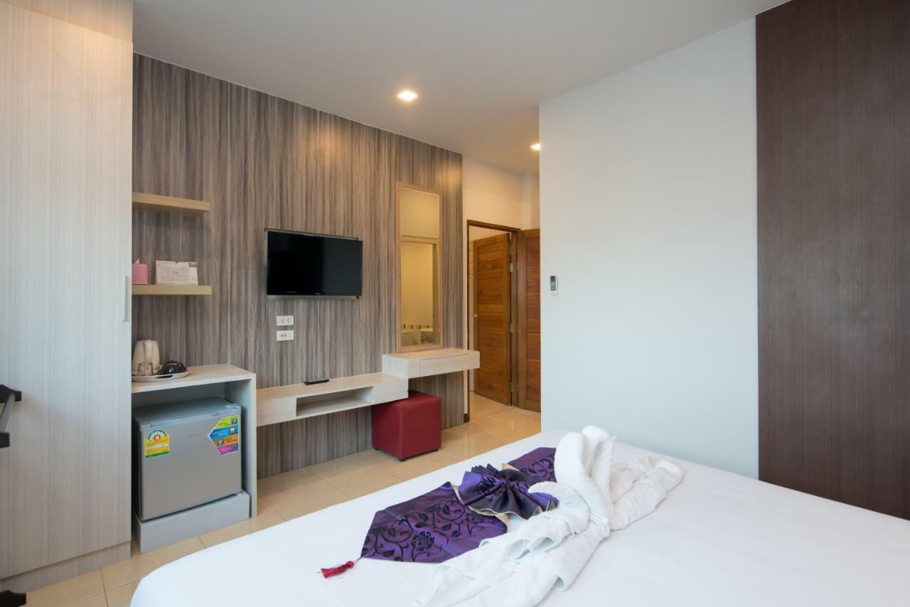 Baan Thai Beach Side Residence Patong Exteriör bild