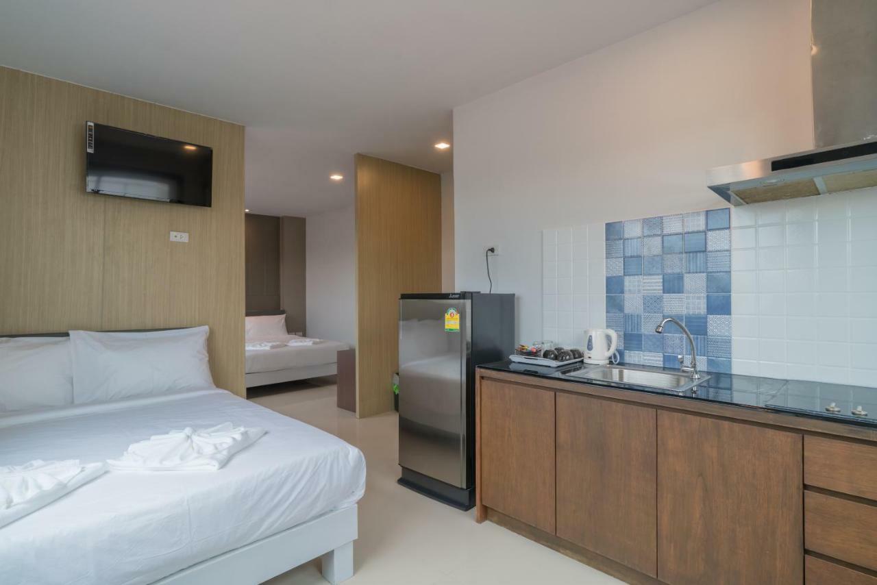 Baan Thai Beach Side Residence Patong Exteriör bild