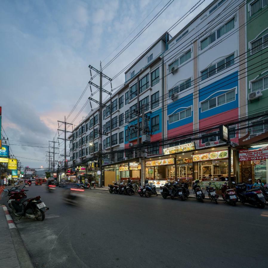 Baan Thai Beach Side Residence Patong Exteriör bild