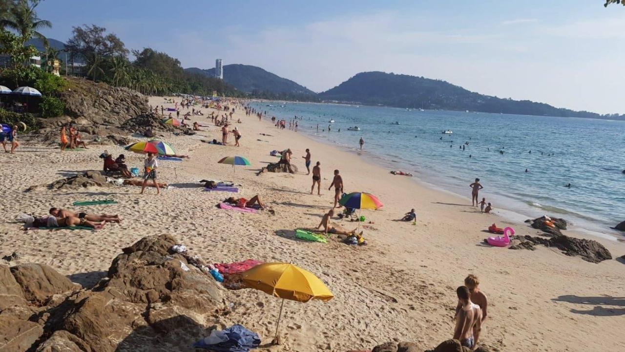 Baan Thai Beach Side Residence Patong Exteriör bild